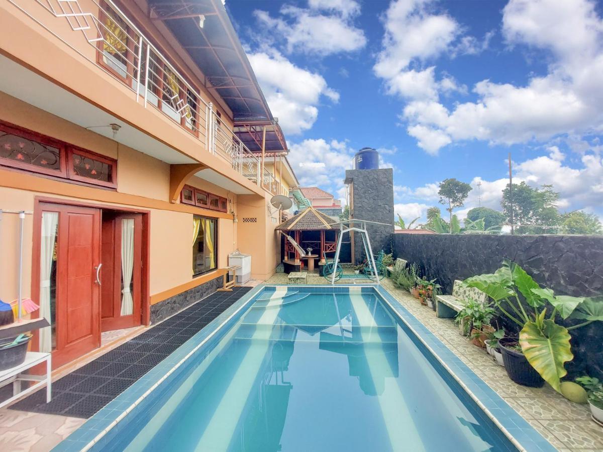 Villa Samsu By Puncak Holiday ชิอันจูร์ ภายนอก รูปภาพ